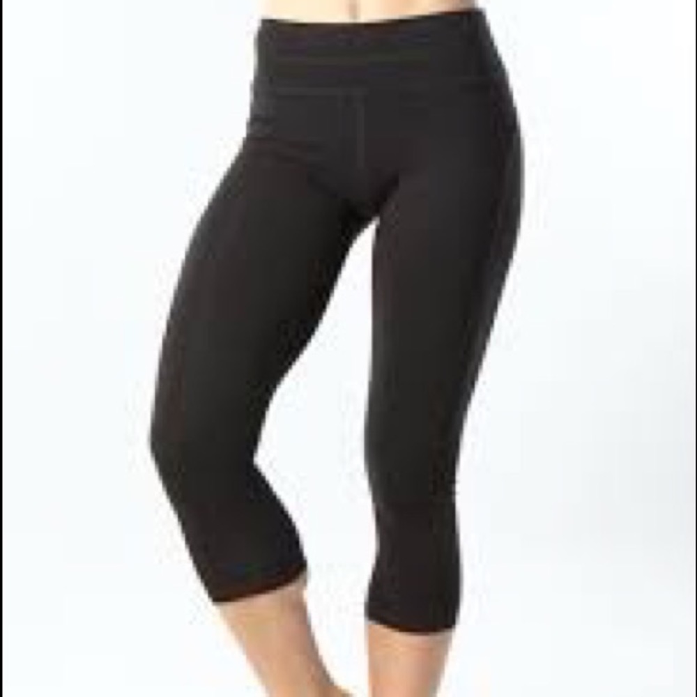 Green Apple Active 19” Yoga Capri Leggings